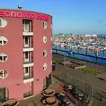 Hotel Leonardo Seaport 4*
