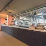 Hotel Leonardo Seaport 4*