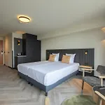 Hotel Leonardo Seaport 4*
