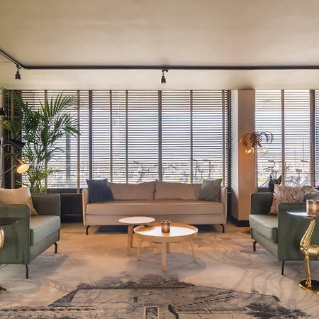 Leonardo Seaport Hotel