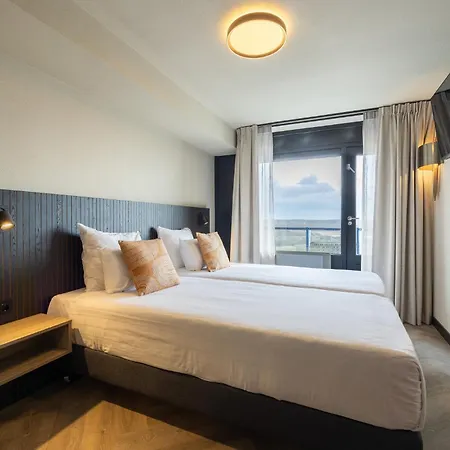 阿波罗艾默伊登海滩海港酒店 4*
