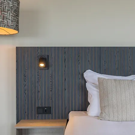 ホテル Leonardo Seaport エイマイデン