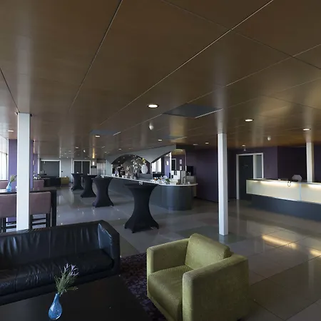 ホテル Leonardo Seaport エイマイデン