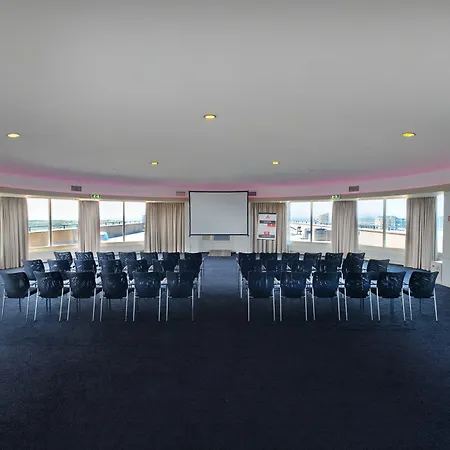 Leonardo Seaport 4* エイマイデン