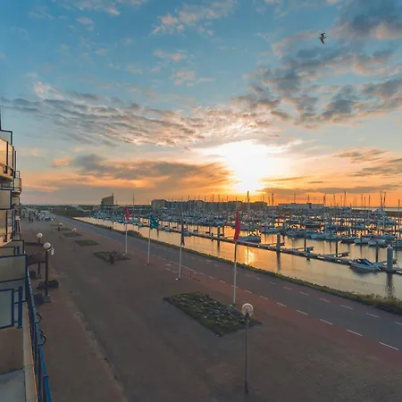 ホテル Leonardo Seaport エイマイデン