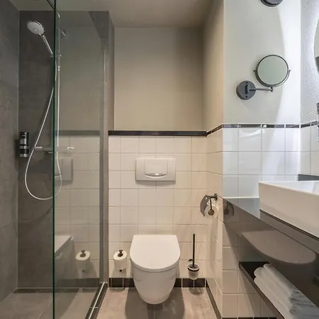 Leonardo Seaport ホテル 4*