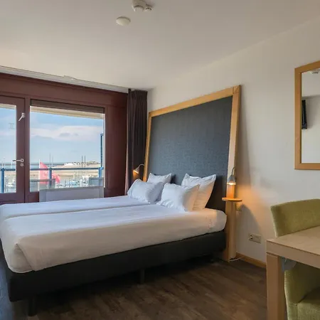ホテル Leonardo Seaport エイマイデン
