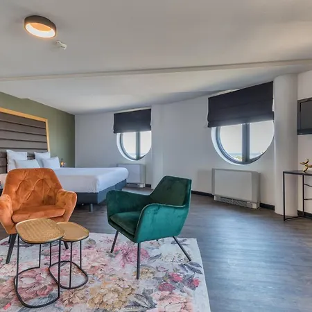 ホテル Leonardo Seaport 4*