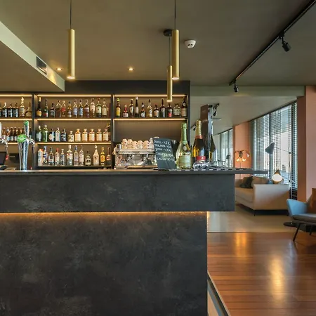 Leonardo Seaport Hotel 4*