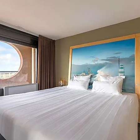 Hotel Leonardo Seaport 4*