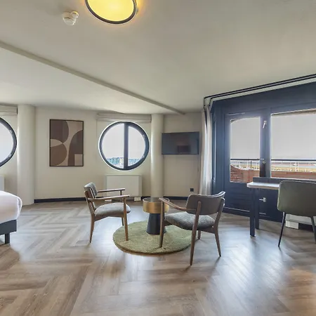 호텔 Leonardo Seaport 4*