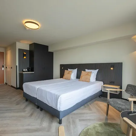 Hotel Leonardo Seaport 4*